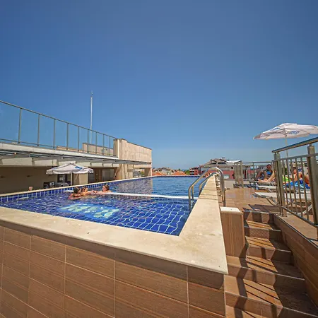 Hotel Cinema 4*